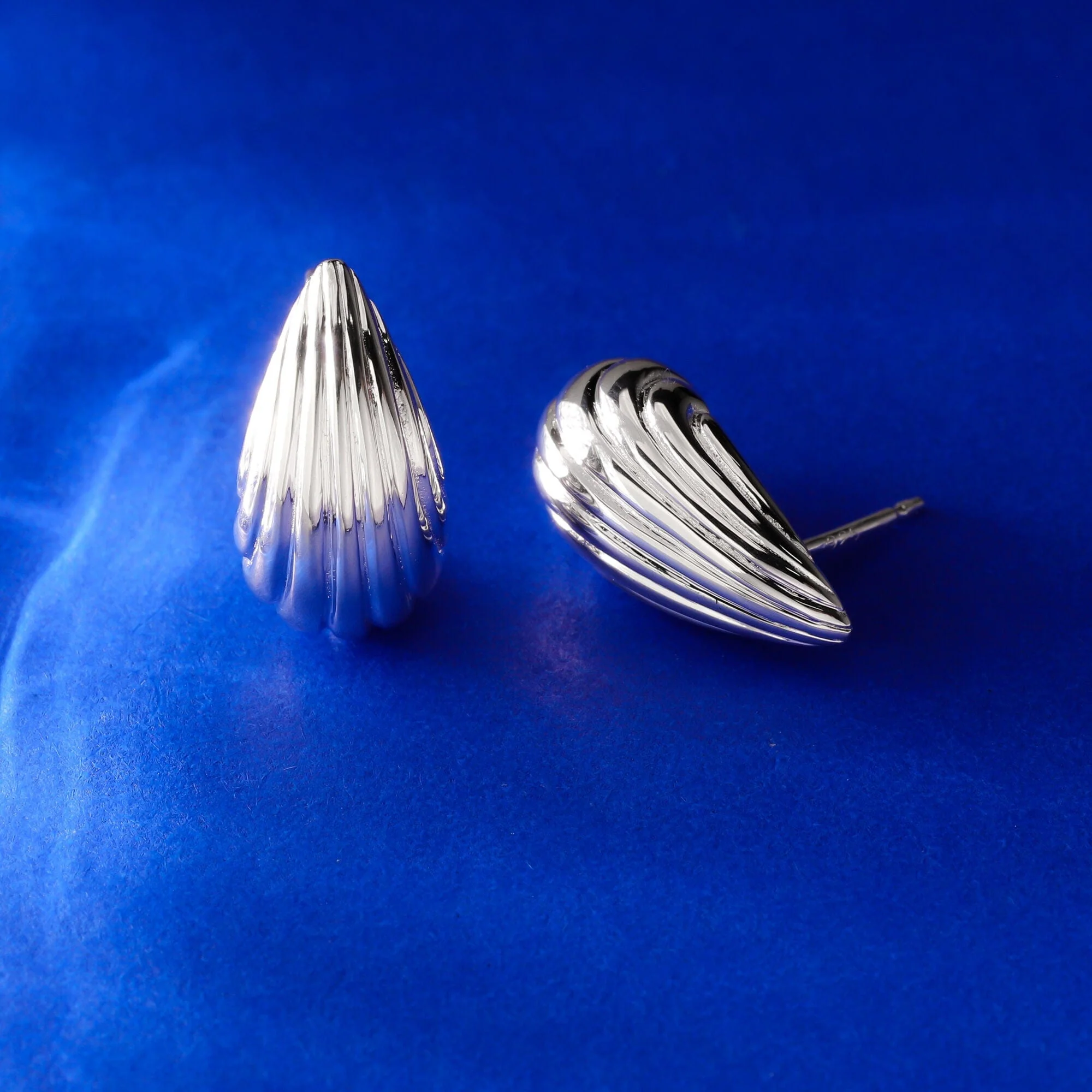 Aliana Textured Teardrop Earrings - Image 3