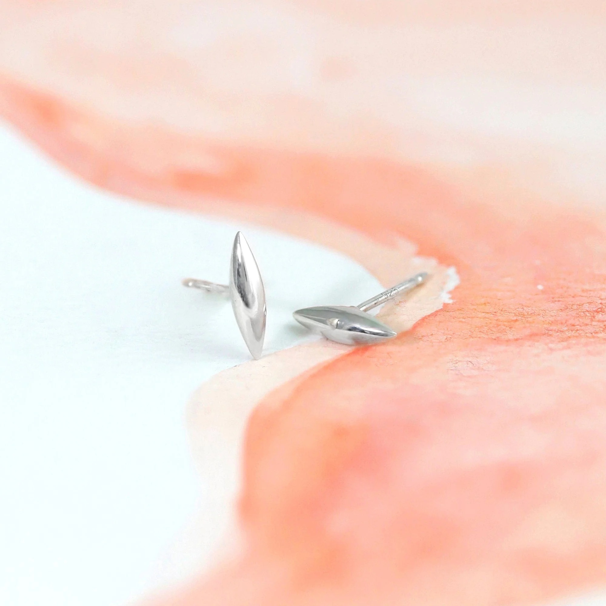 Belle Rounded Earrings Studs - Image 3