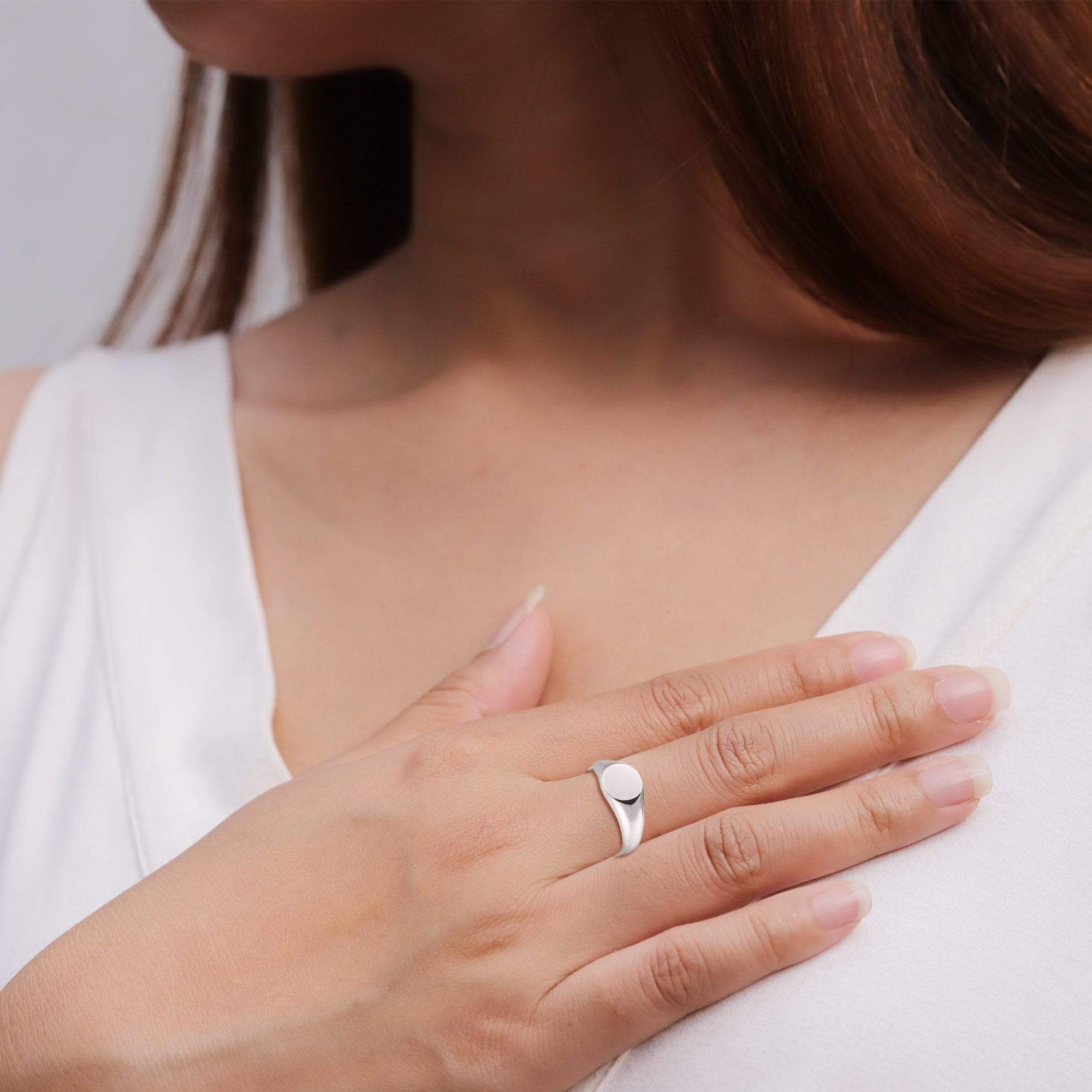 Belle Signet Small Ring - Image 2