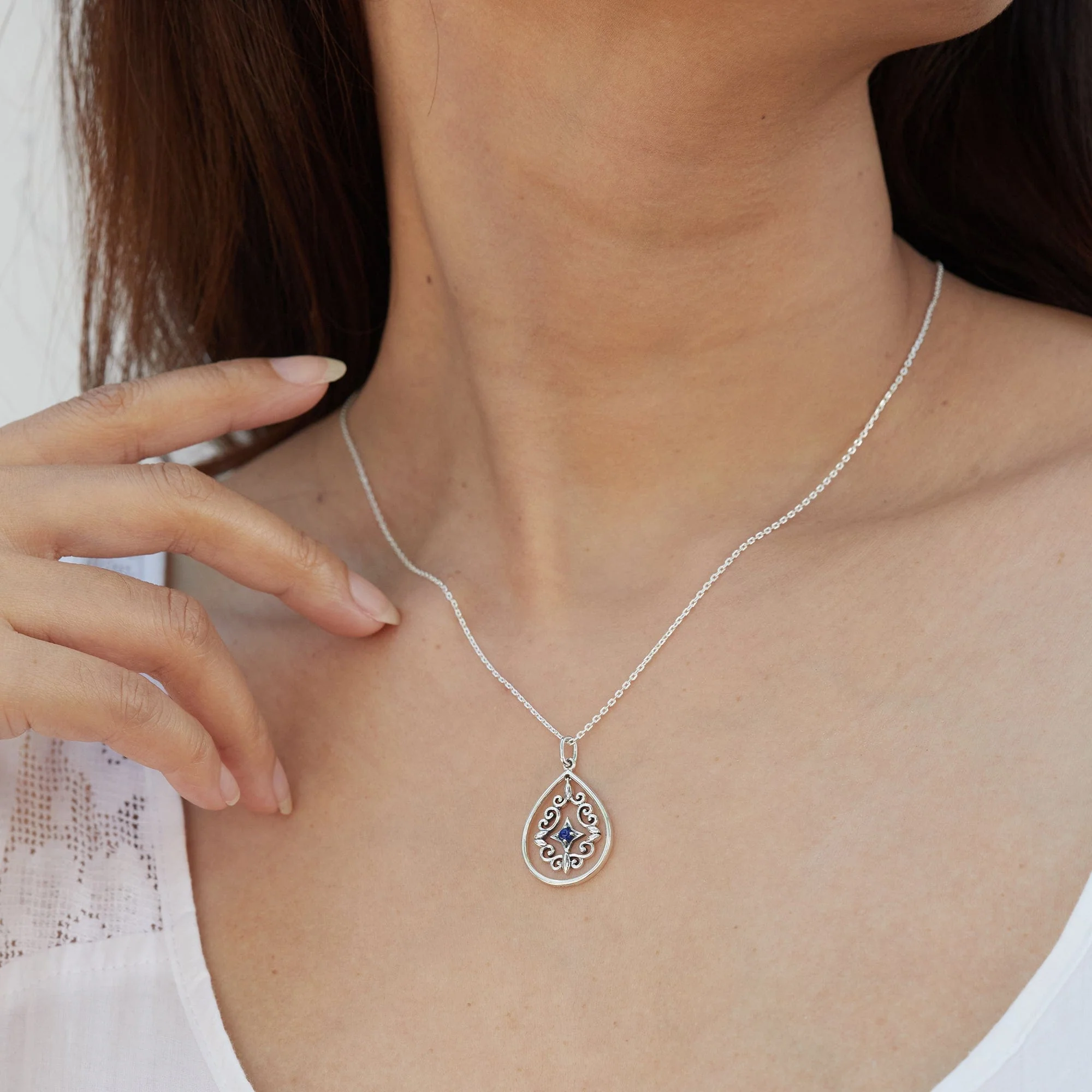 Bohemian Filigree Necklace with Stone - Image 4