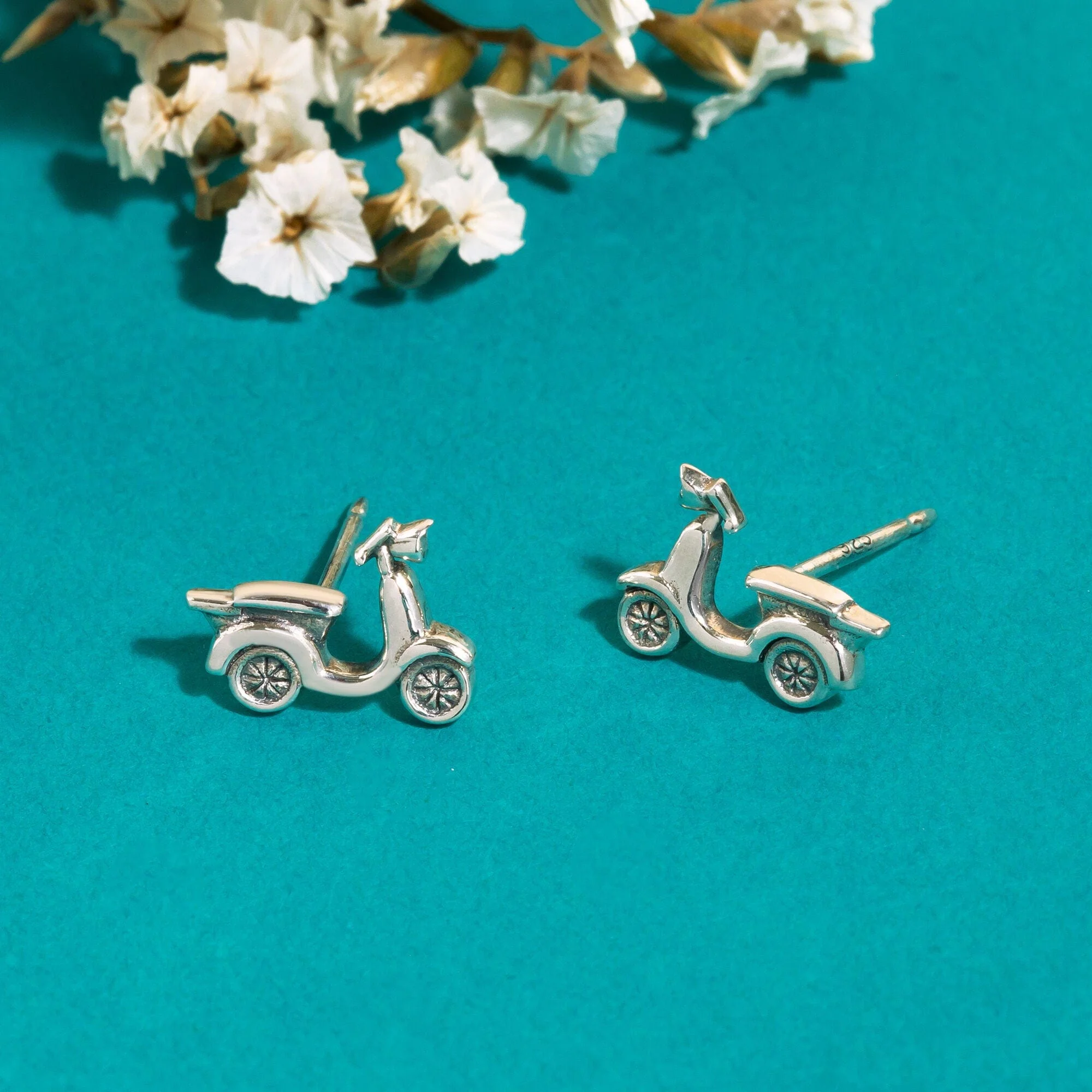 Classic Scooter Motorbike Studs - Image 4