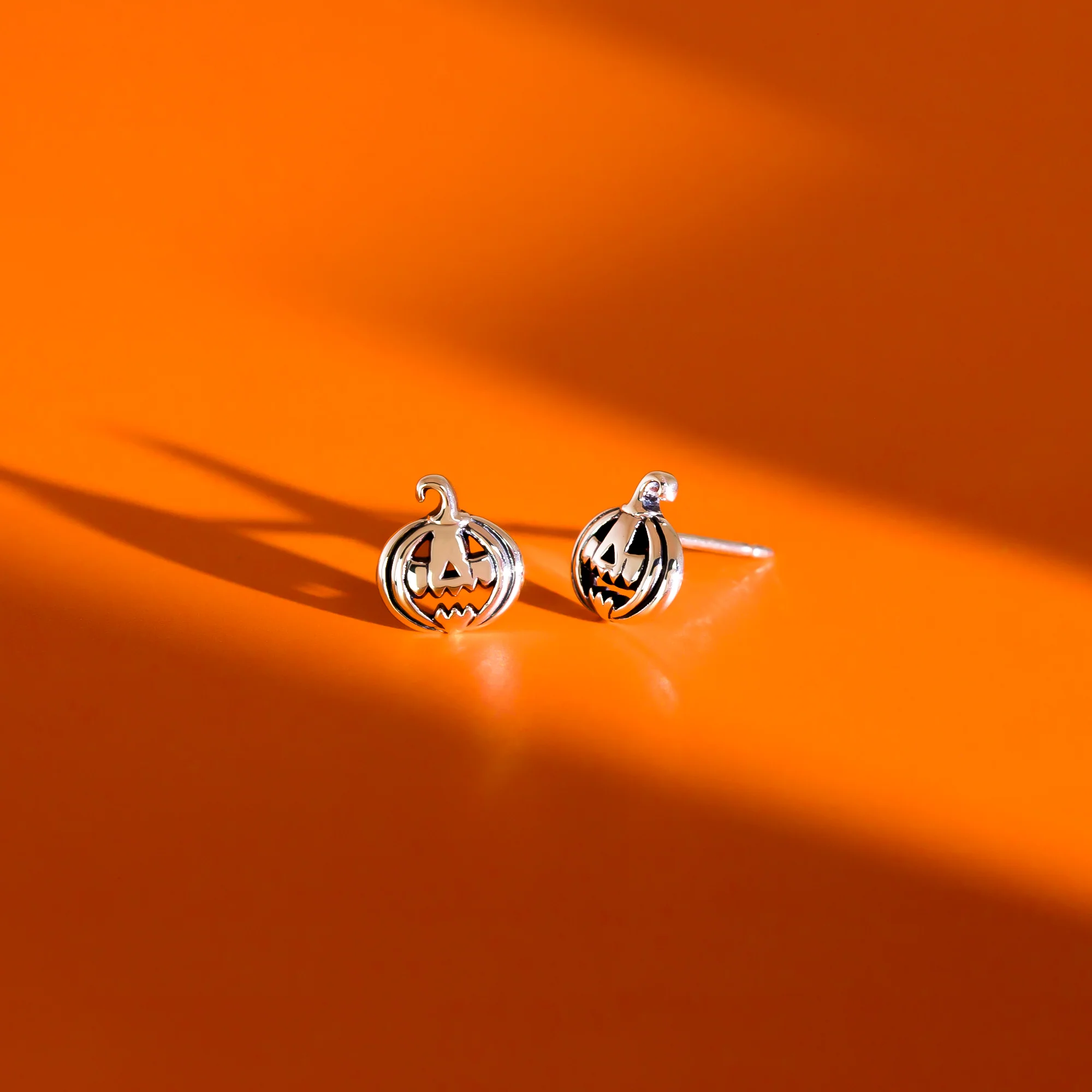 Jack-o'-Lantern Pumpkin Studs - Image 3