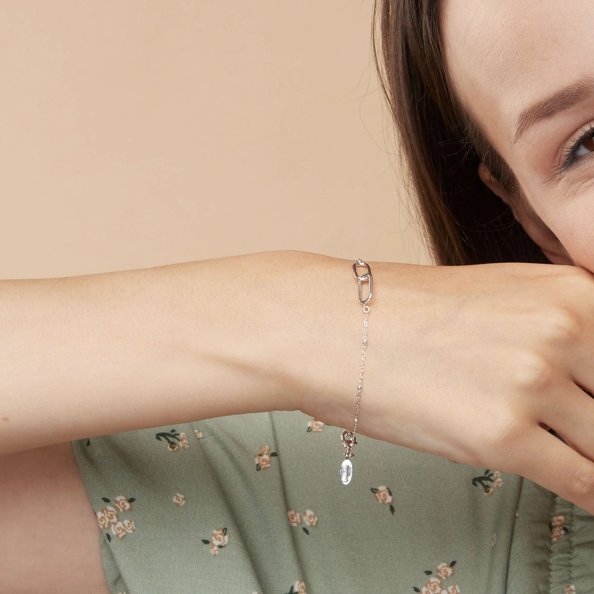 Interlocking Long Oval Link Bracelet with Bead Chain - Image 3