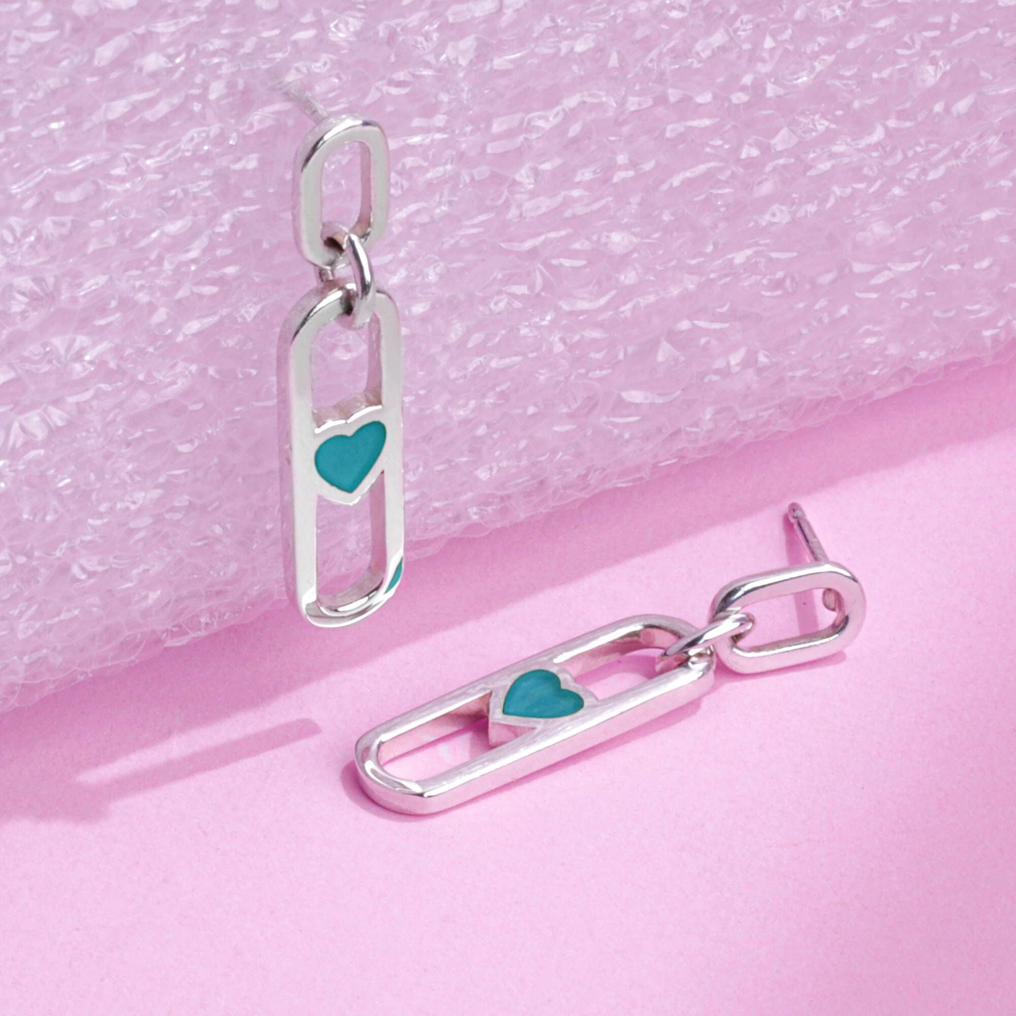 Open Chain Earrings with Stone Heart - Image 6