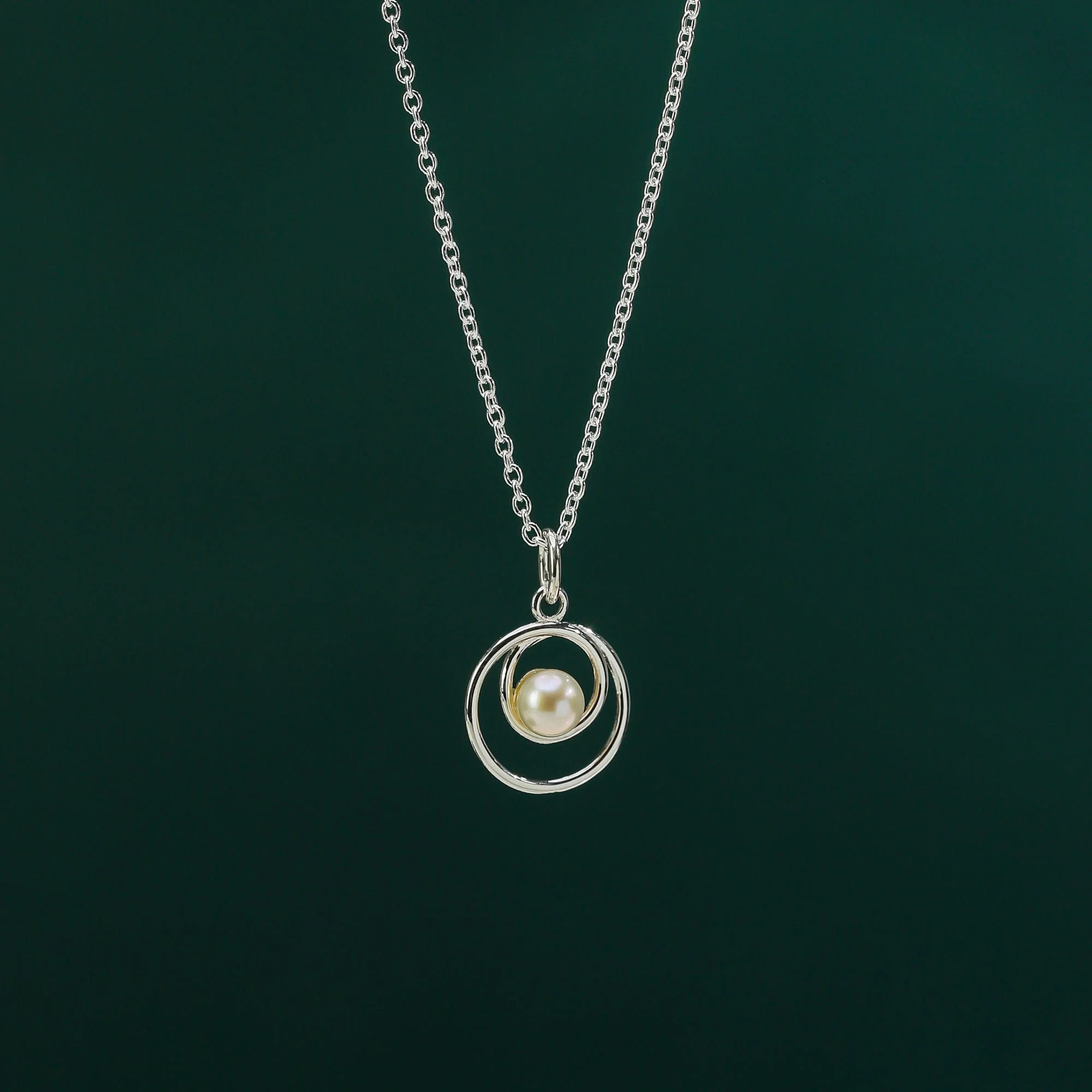 Orbit Pearl Necklace - Image 3