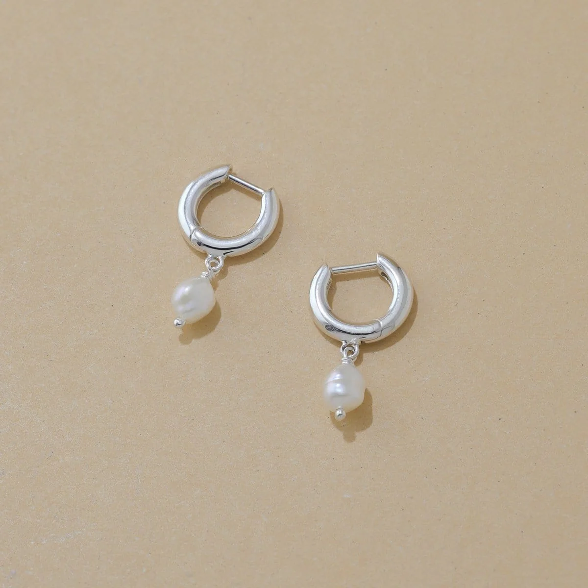 Parel Pearl Huggies - Image 4