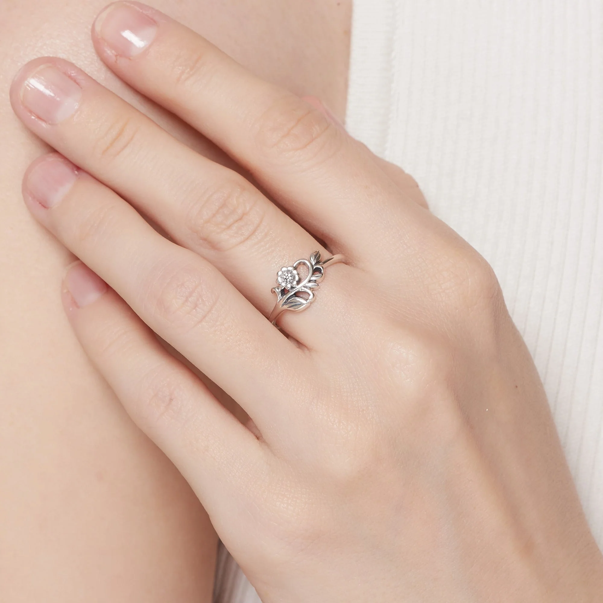 Petite Bloom Vine Ring - Image 2