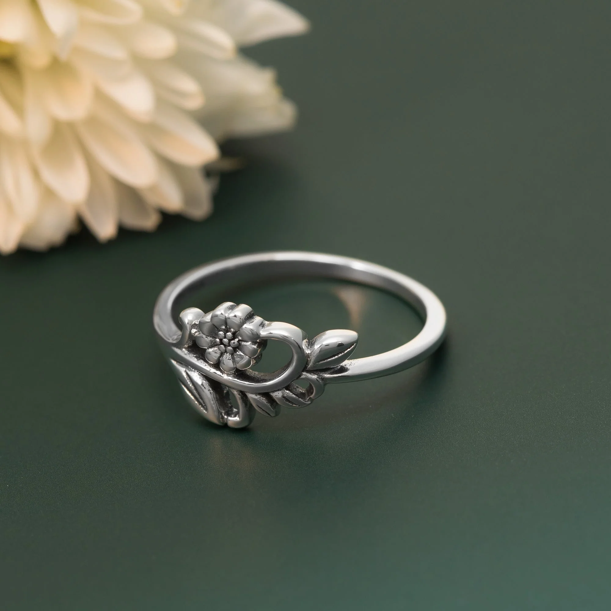 Petite Bloom Vine Ring - Image 3