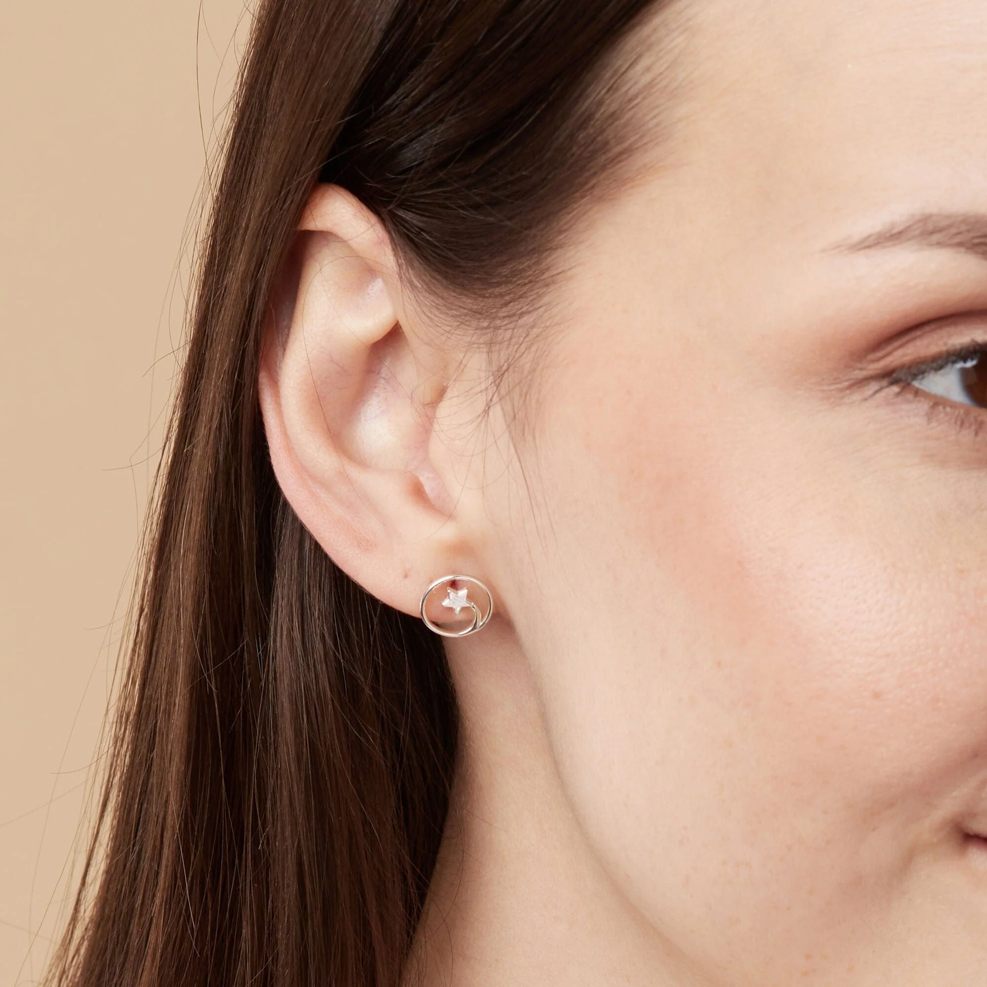 Shooting Star Open Circle Stud Earrings - Image 2