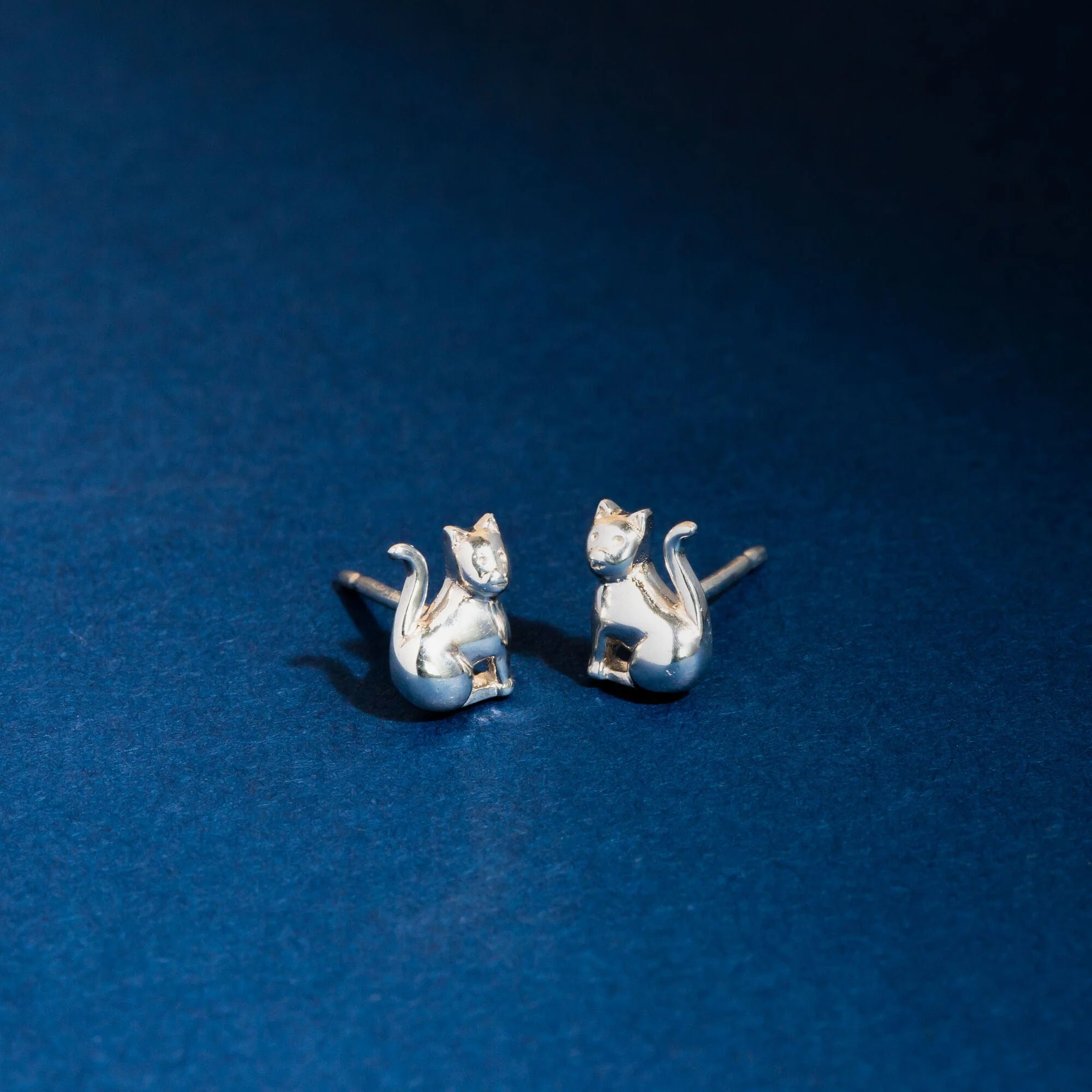 Sitting Cat Studs - Image 3