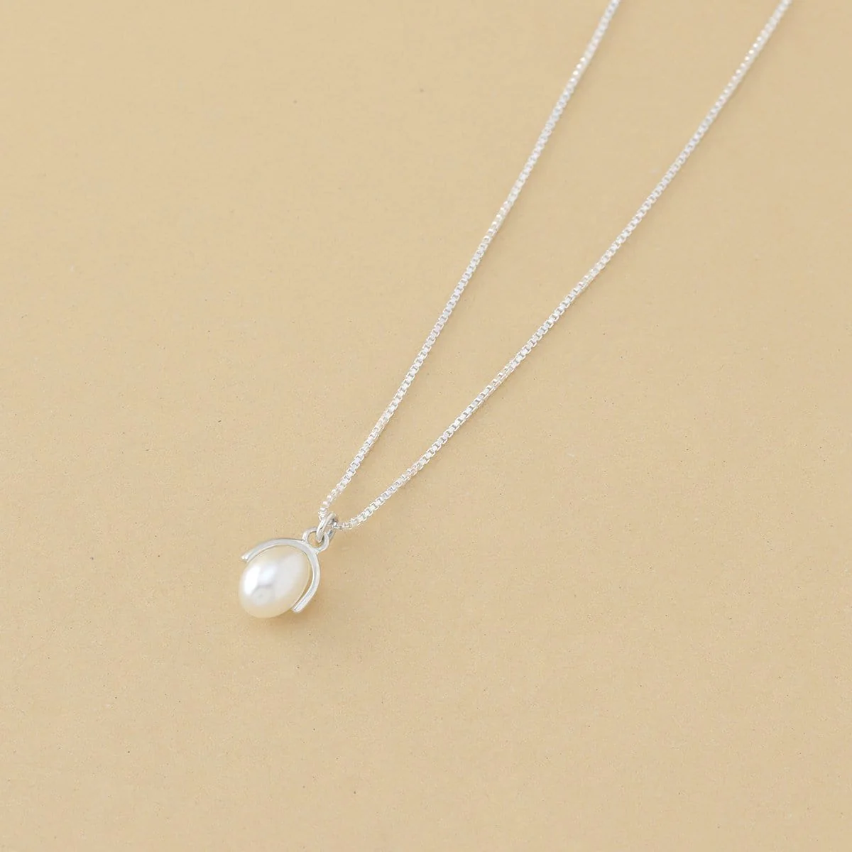 Vermeer Pearl Necklace - Image 3